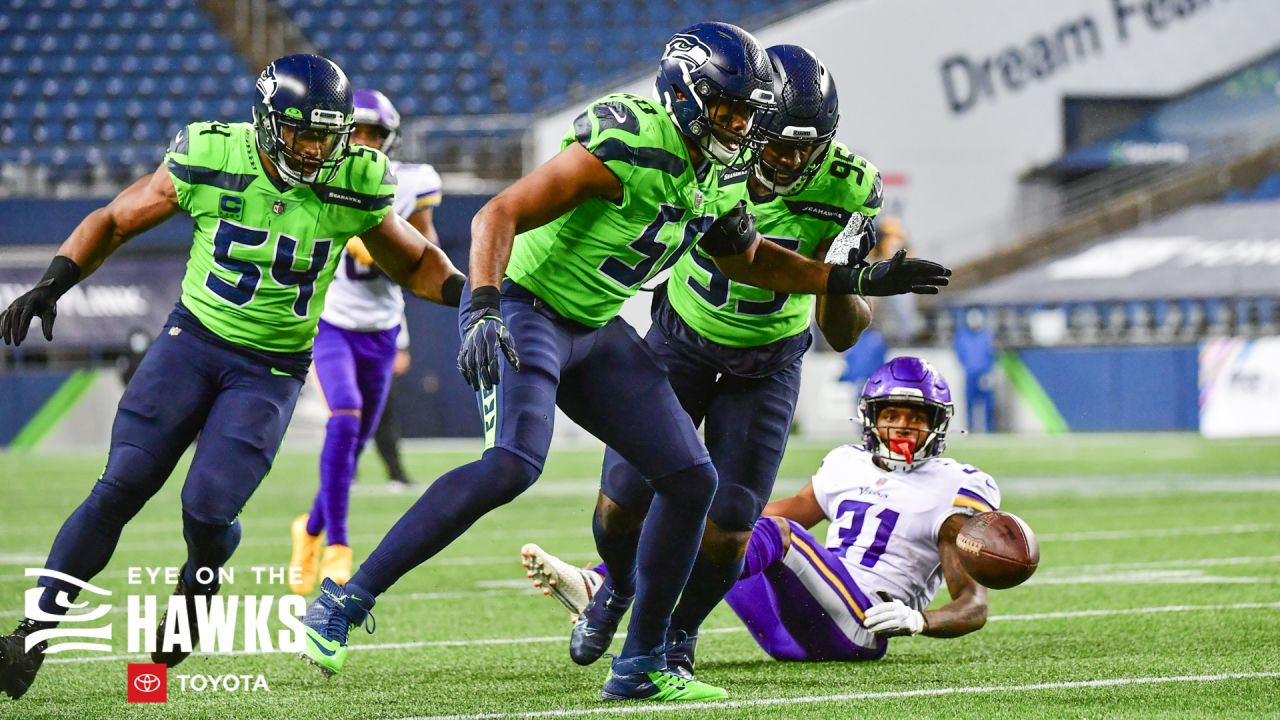 Seattle, United States. 3rd Oct, 2019. Seattle Seahawks running back Chris  Carson (32) catches the winning 5-yard touchdown pass against the Los  Angeles Rams at CenturyLink Field during the fourth quarter in