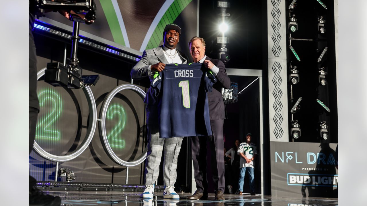 Seahawks draft LT Charles Cross at No. 9, filling need - The San