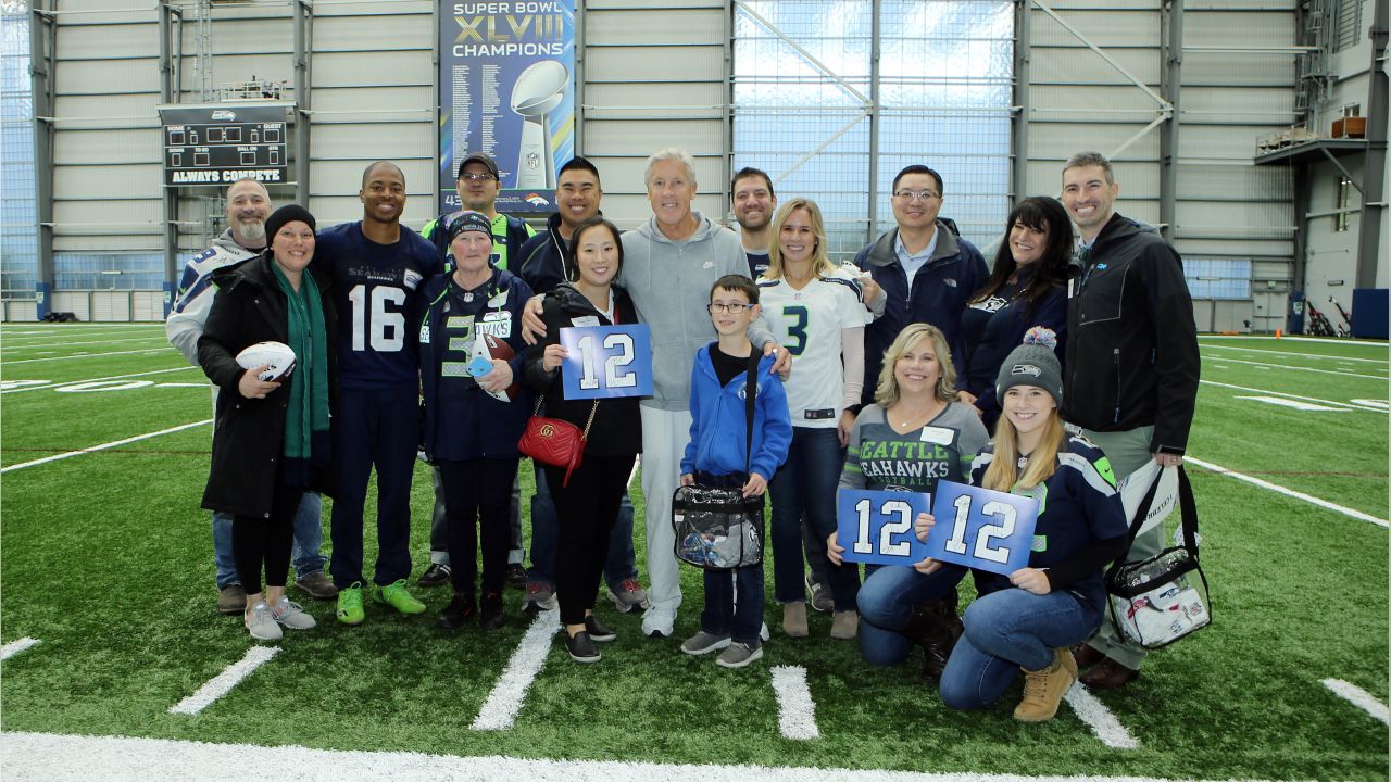 Seahawks Defensive End L.J. Collier Celebrates Mother, Ruby, During Crucial  Catch Month