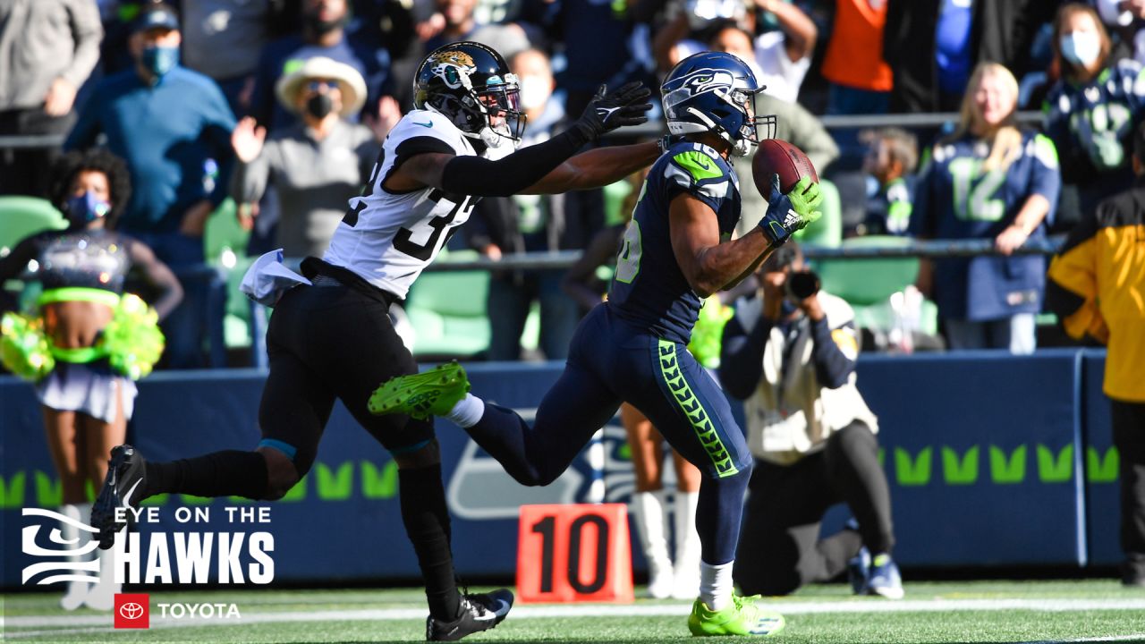 Seattle Seahawks wide receiver Nate Burleson catches a 21-yard