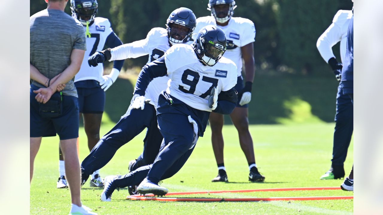 Seahawks Mailbag: Team Chemistry, Rookies Starting, No. 3 Receiver & More