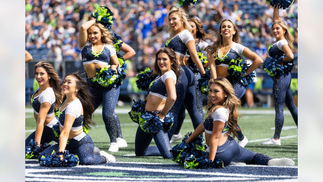 Seattle Seahawks Dancers Photos from Week 13 – Ultimate Cheerleaders