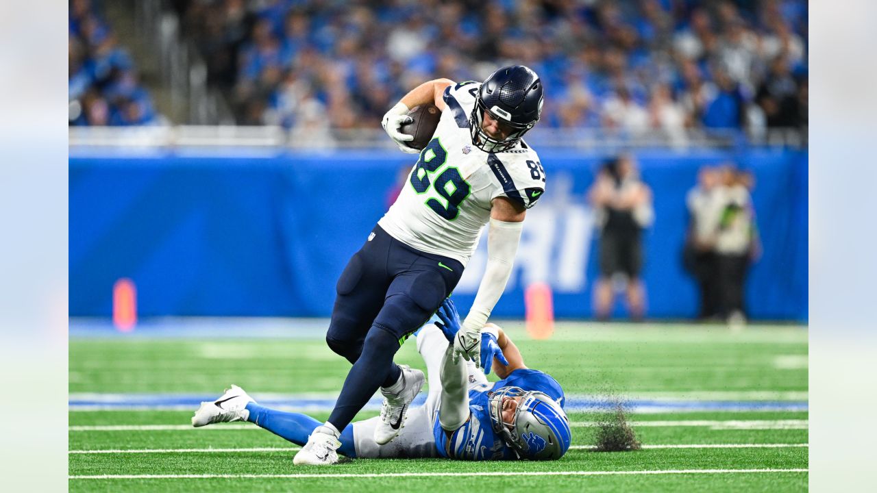 Seattle Seahawks quarterback Geno Smith (7) drops back to pass against the Detroit  Lions during an NFL football game, Sunday, Oct. 2, 2022, in Detroit. (AP  Photo/Rick Osentoski Stock Photo - Alamy