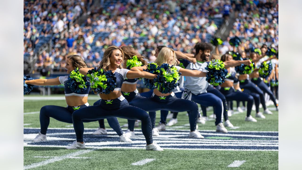 Seattle Seahawks Dancers Photos from Week 1 – Ultimate Cheerleaders