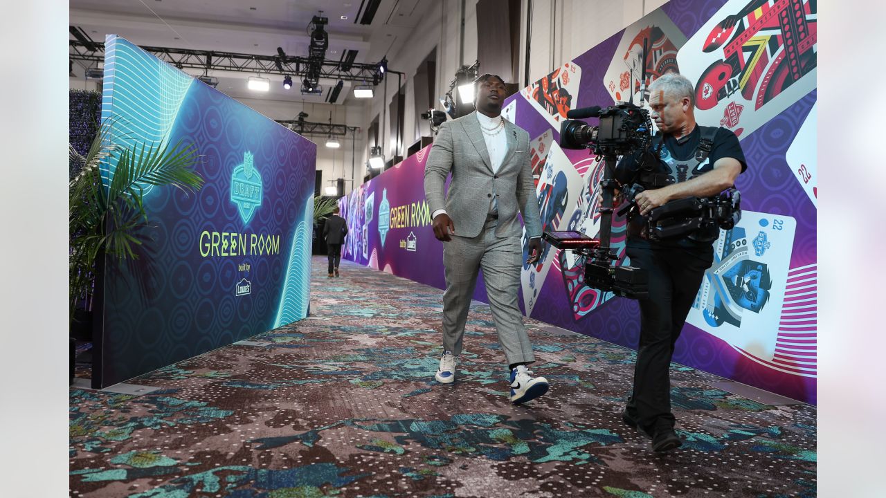 2022 NFL Draft: Seattle Seahawks select Charles Cross No.9 Overall