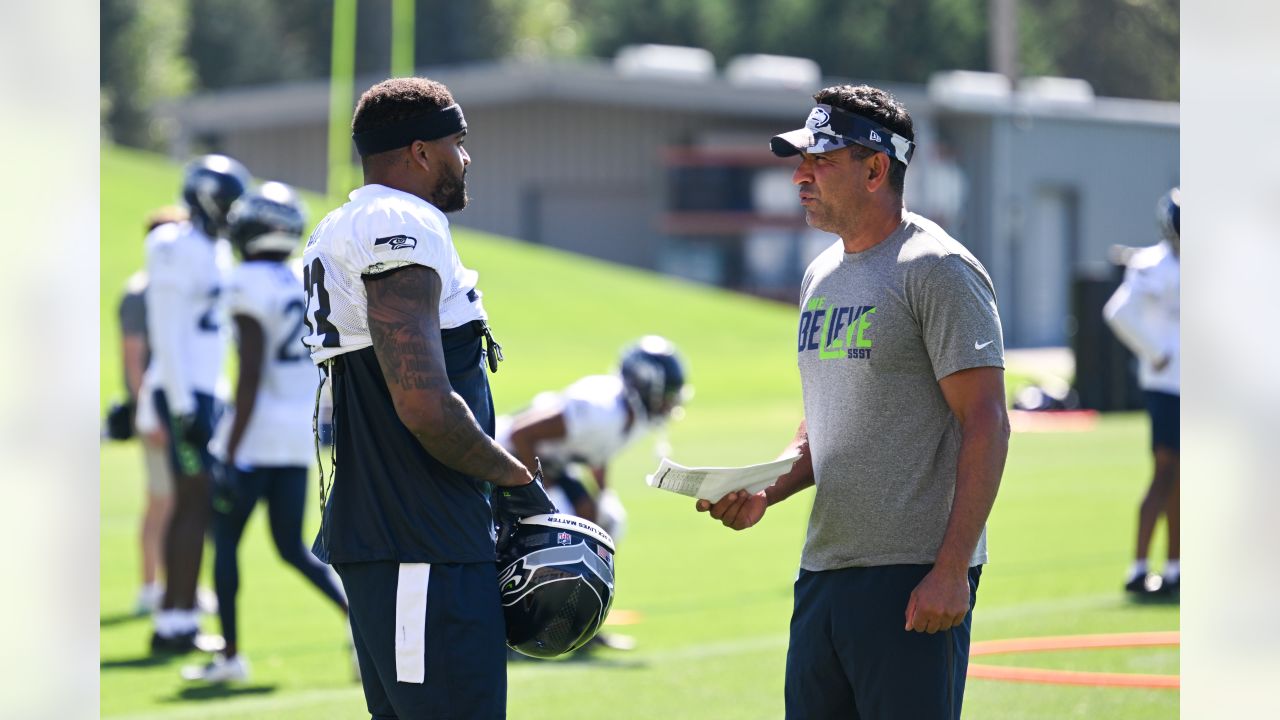 Seahawks Mailbag: Team Chemistry, Rookies Starting, No. 3 Receiver & More