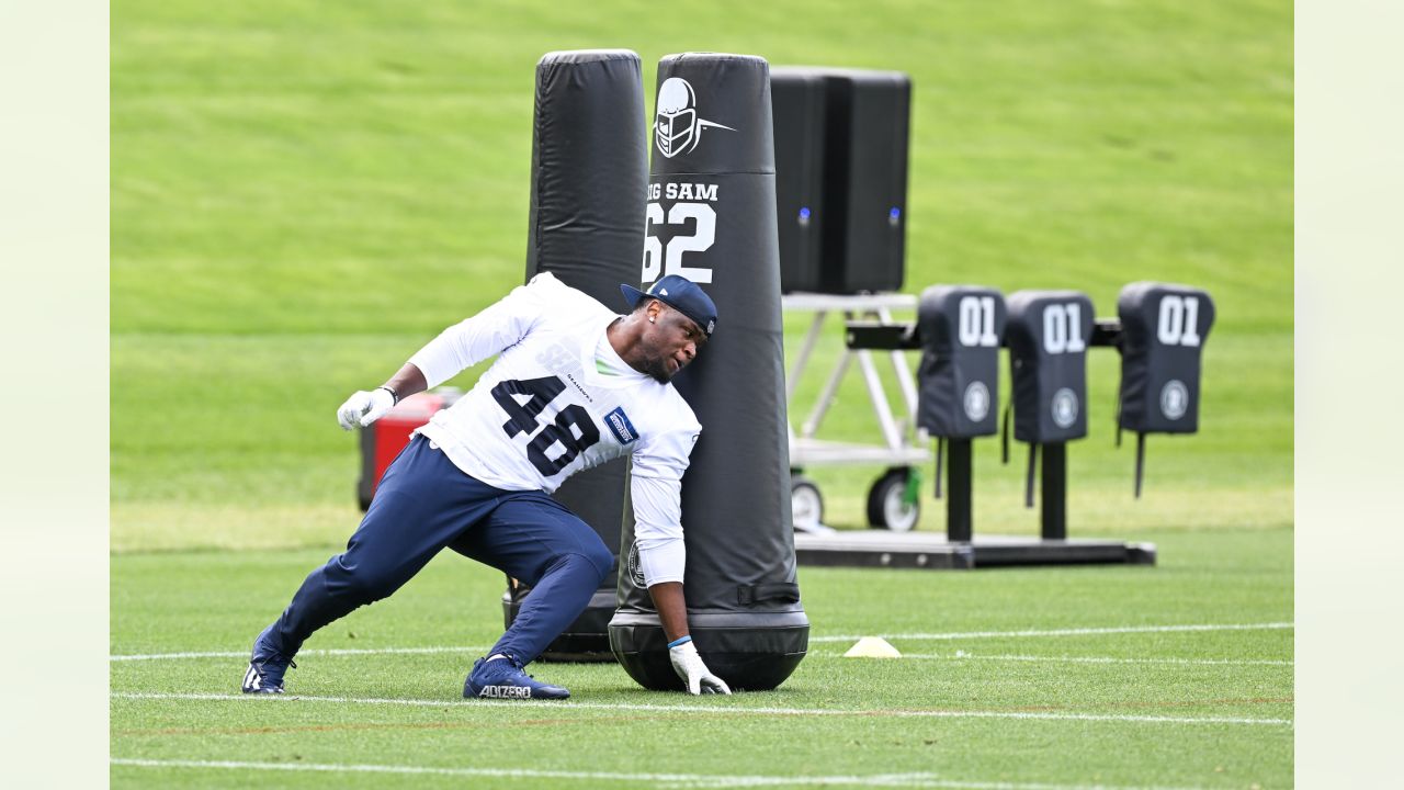 Rookie Coby Bryant stops DK Metcalf, bids for Seahawks job