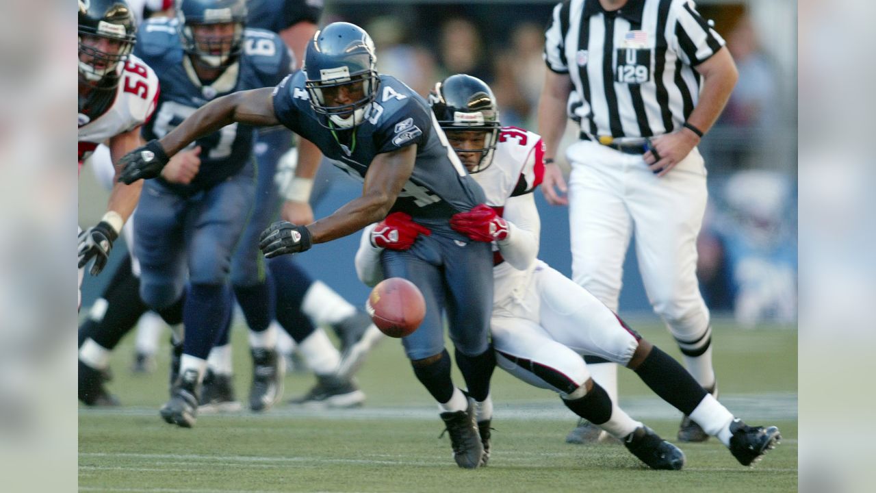 Falcons' Neal keeps Chancellor's Seahawks jersey in locker