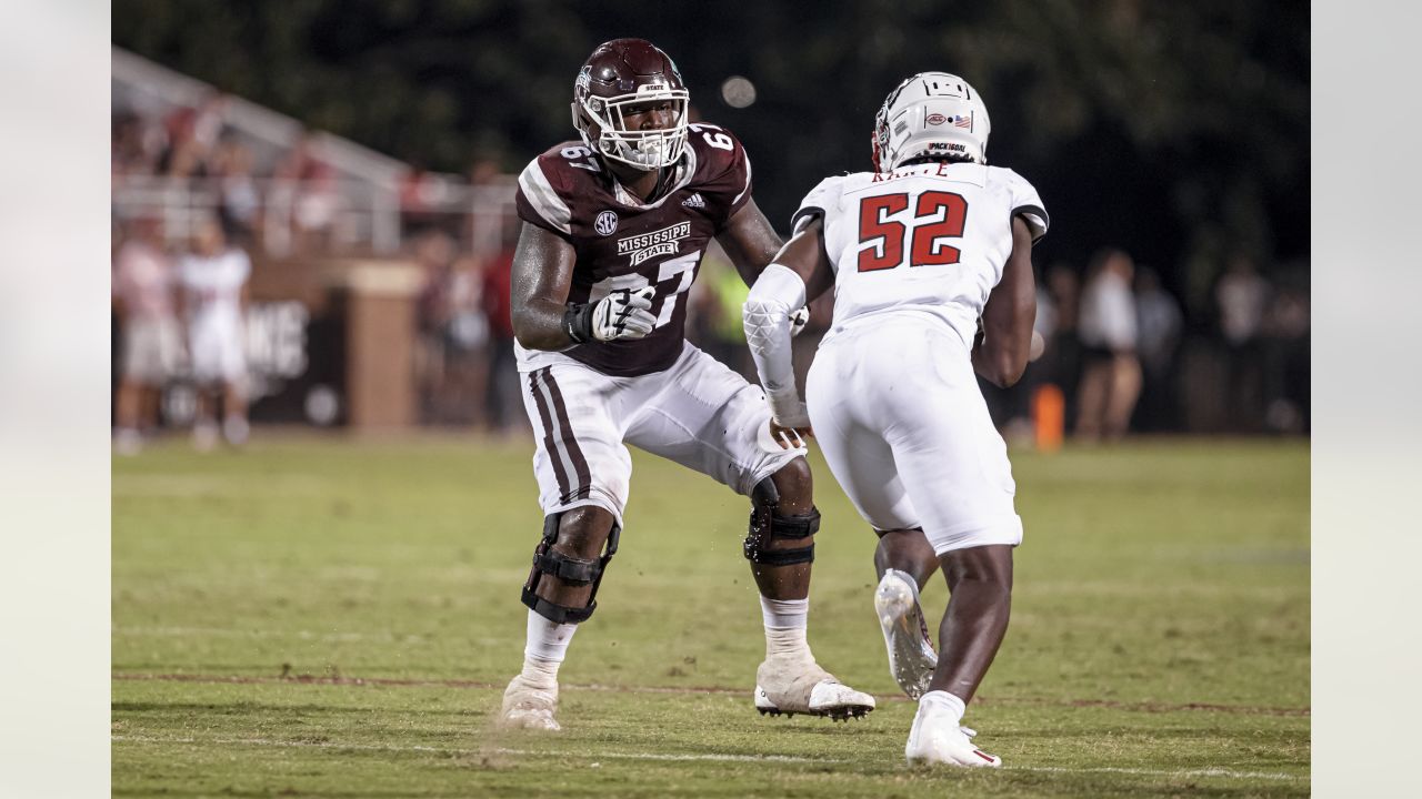 Pre-Snap Reads 4/29: Seahawks draft Charles Cross from Mississippi State -  Field Gulls