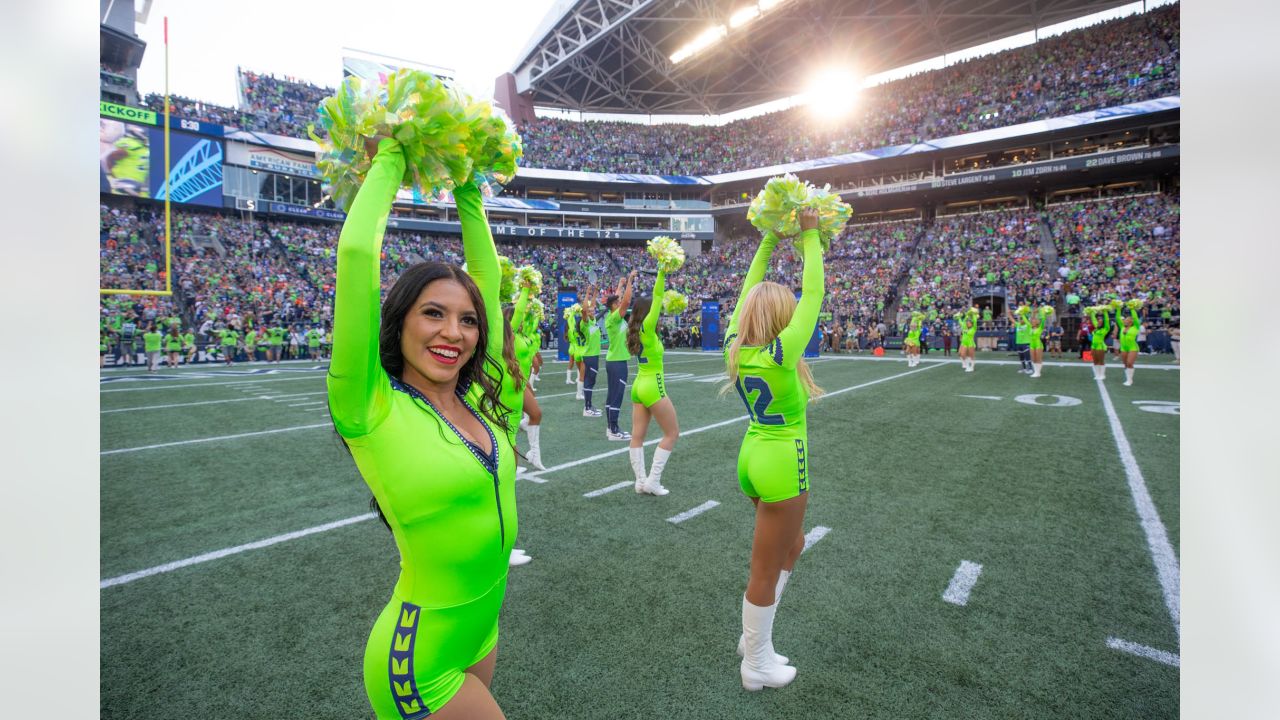 Seahawks Dancer Shayne on X: Game face for #TNF 