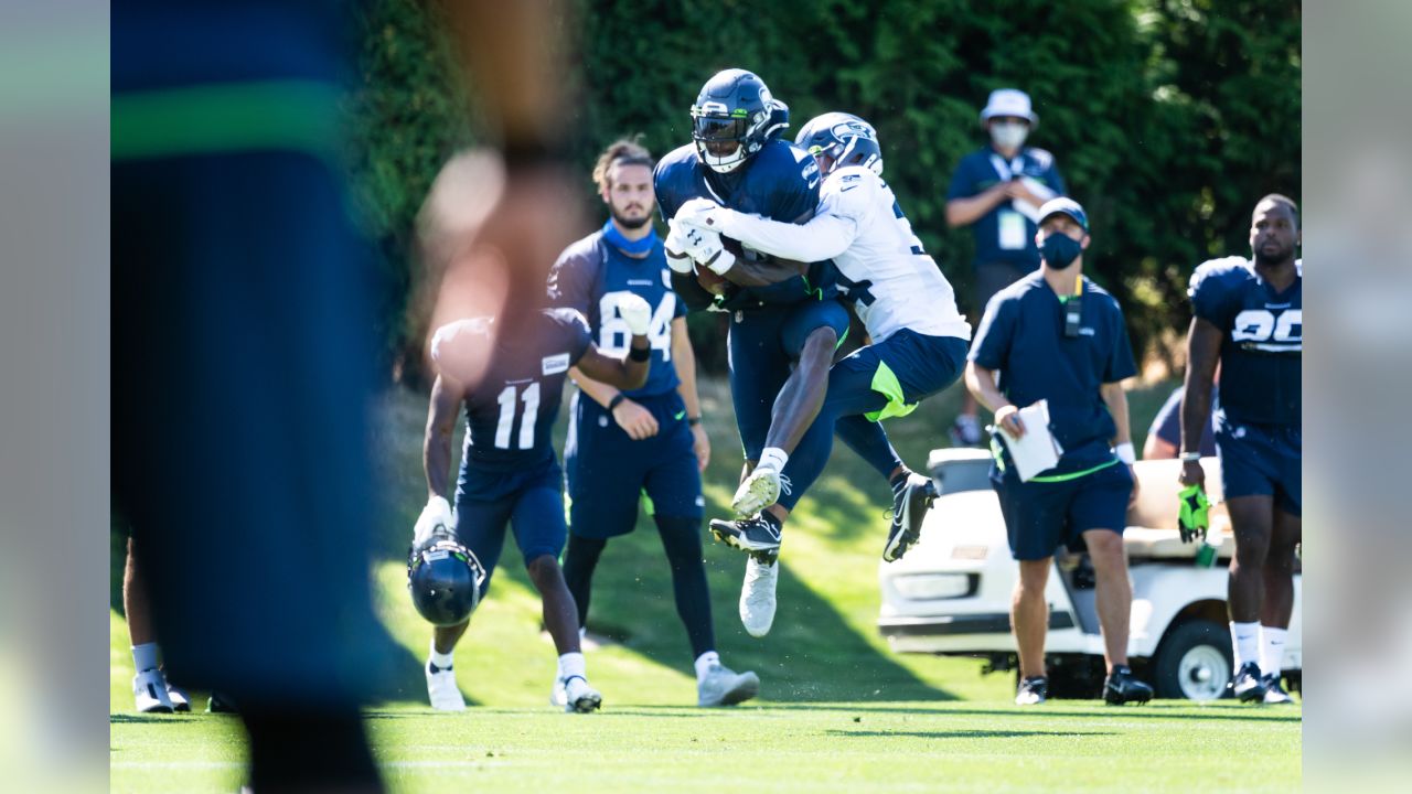 Seattle Seahawks tight end Will Dissly (89) runs the ball during the NFL  football team's training camp, Wednesday, July 26, 2023, in Renton, Wash.  (AP Photo/Lindsey Wasson Stock Photo - Alamy