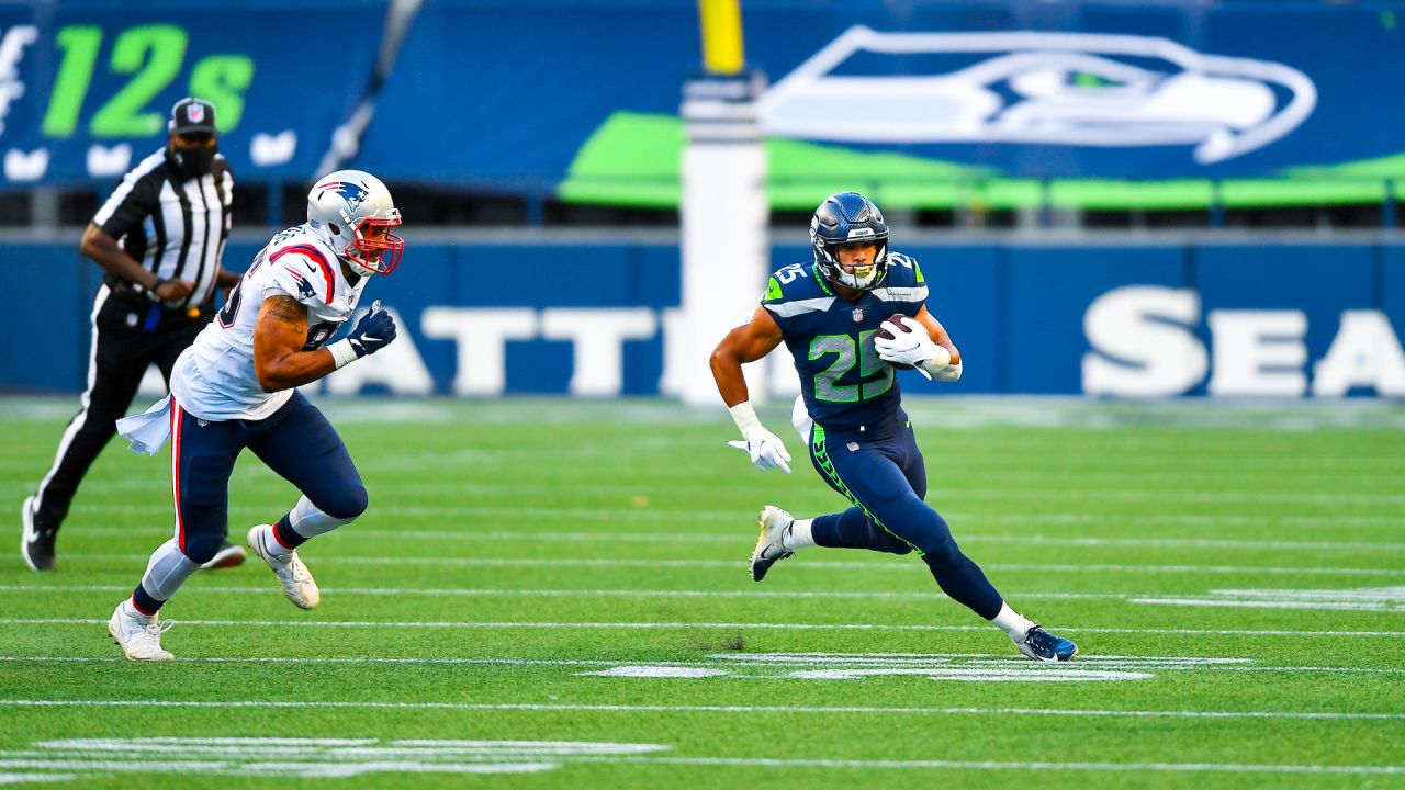 Seattle Seahawks' L.J. Collier walks off the field after an NFL football  practice Tuesday, May 21, 2019, in Renton, Wash. (AP Photo/Elaine Thompson  Stock Photo - Alamy