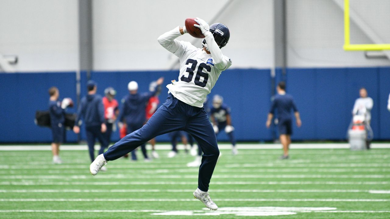 Seattle Seahawks defensive end Jarran Reed (90) walks onto the field during  minicamp Tuesday, June 6, 2023, at the NFL football team's facilities in  Renton, Wash. (AP Photo/Lindsey Wasson Stock Photo - Alamy