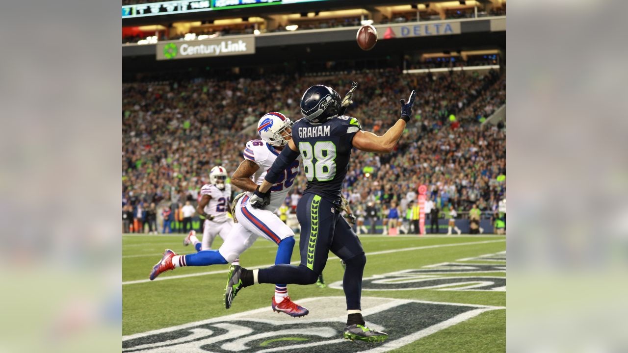 Graham catches 2 TDs, Seahawks hold off Bills 31-25