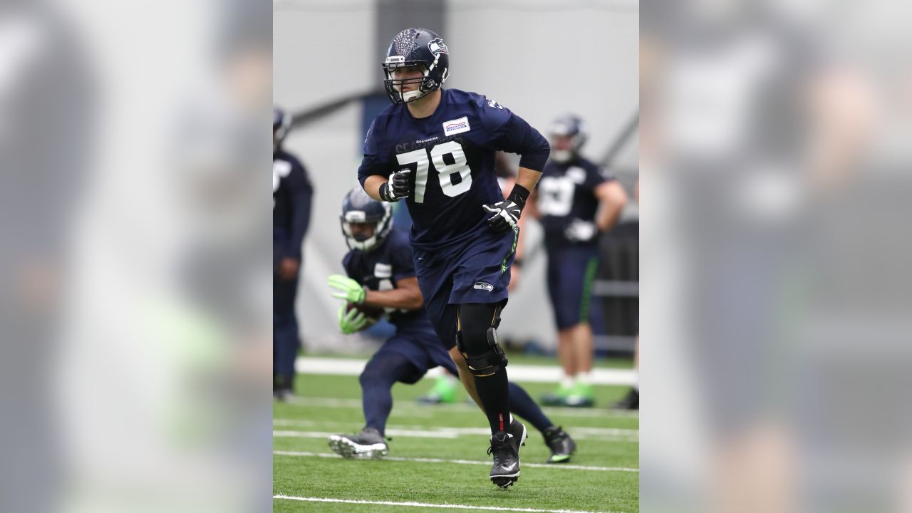 Seahawks shuffle tight ends, add another tryout player in Steve Donatell