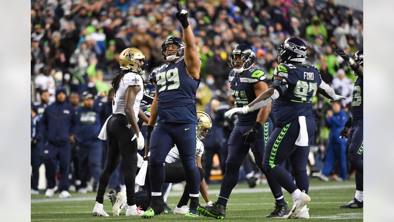 Seahawks re-signing veteran DT Al Woods