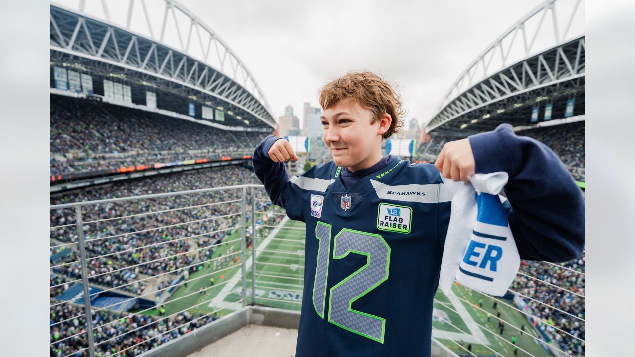 PHOTOS: Teenage Cancer Survivor Gus Johansson Raises 12 Flag Prior To  Kickoff Of Week 7