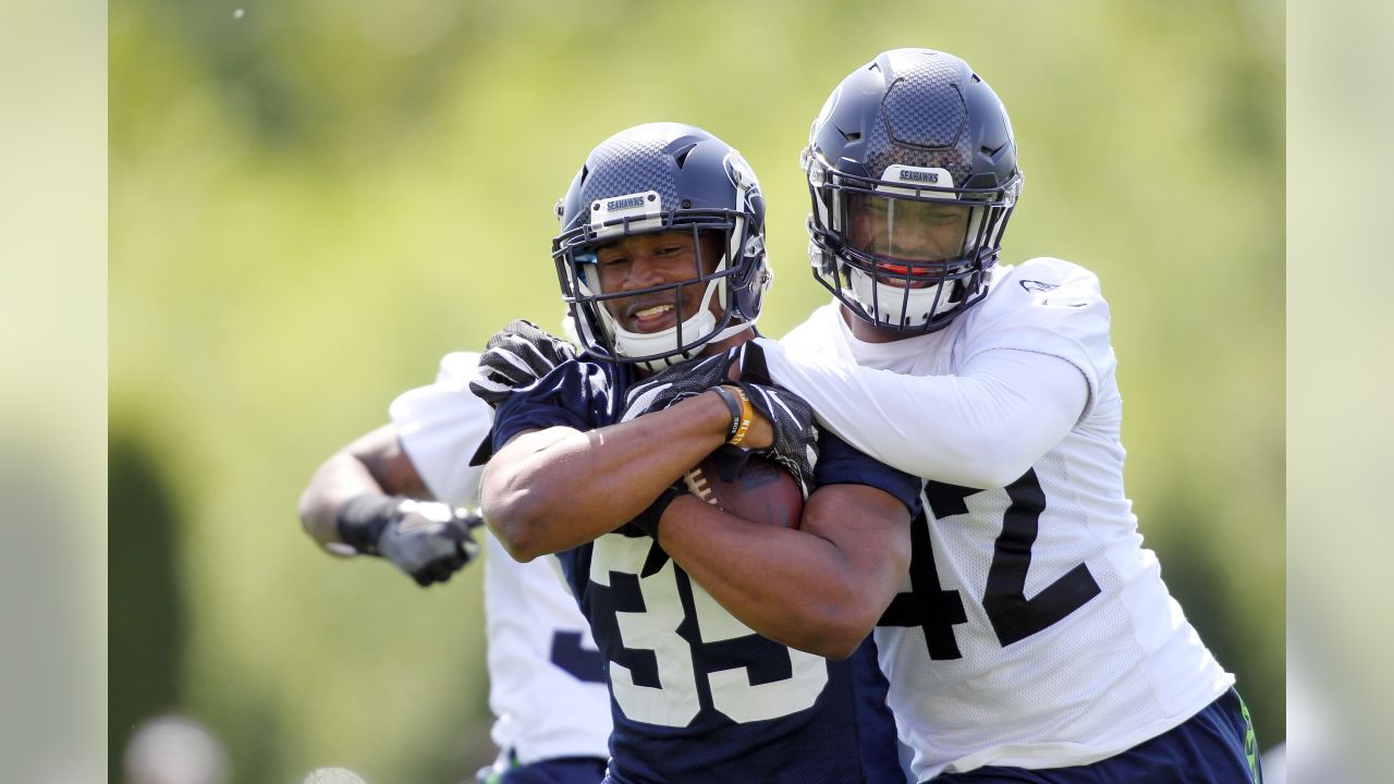 How Seahawks LB Ben Burr-Kirven is set to play 5th year of rookie deal -  Field Gulls