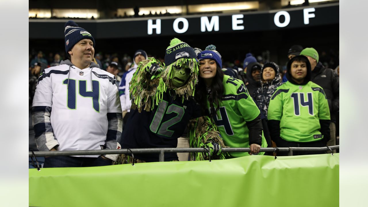 PHOTOS: Best Action Shots From Seahawks at Titans