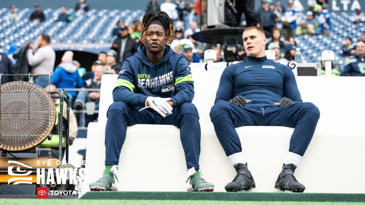 Seattle, WA, USA. 3rd Oct, 2019. Seattle Seahawks cornerback Neiko Thorpe  (23) carries the ''12'' flag before a game between the Los Angeles Rams and  Seattle Seahawks at CenturyLink Field in Seattle