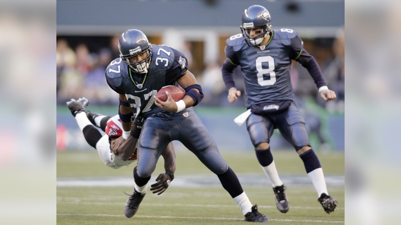 Falcons' Neal keeps Chancellor's Seahawks jersey in locker