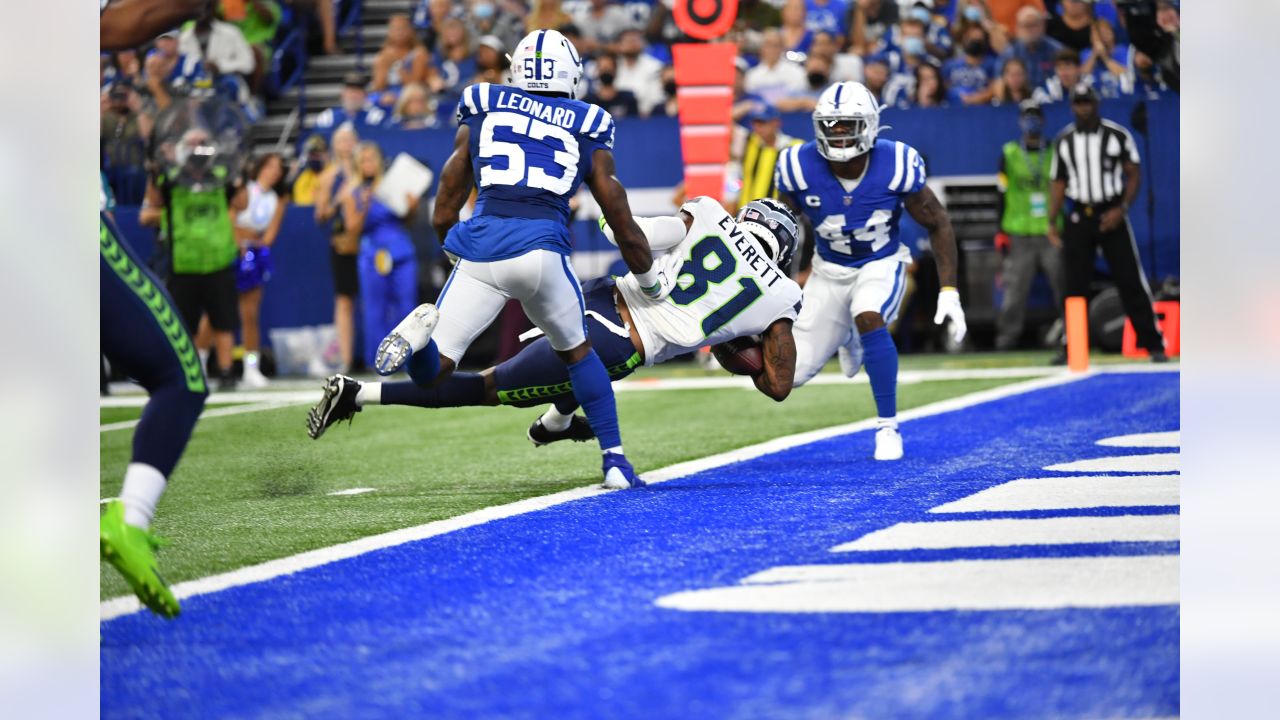 Seahawks' new offense dazzles while defense stifles Colts in 28-16 win