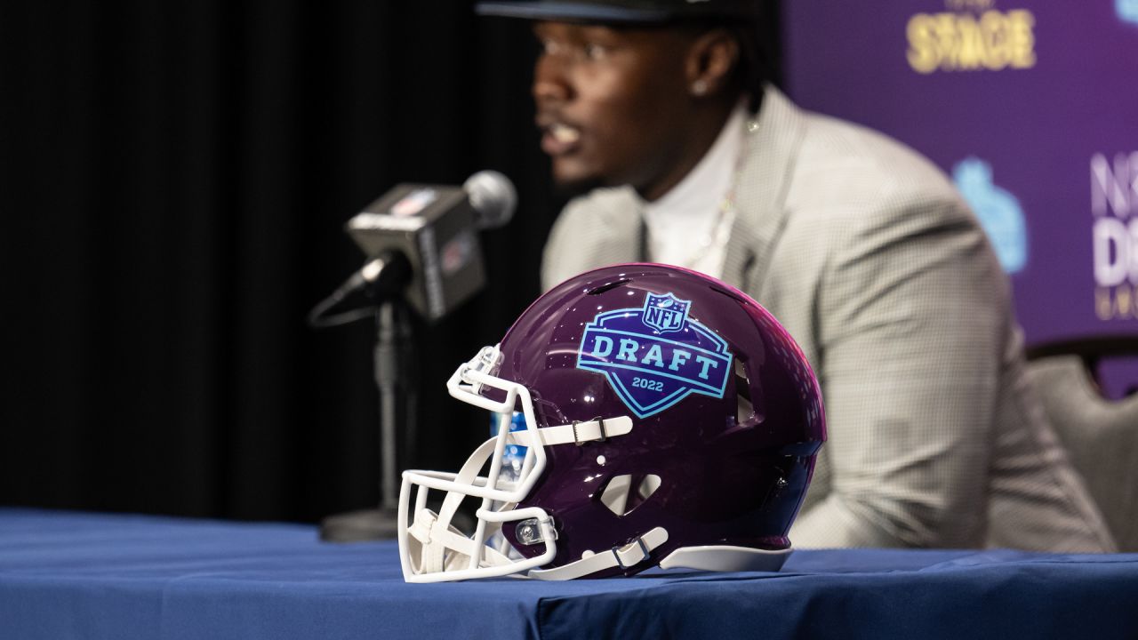 2022 NFL Draft results: Seahawks use ninth overall pick on Charles Cross -  Field Gulls