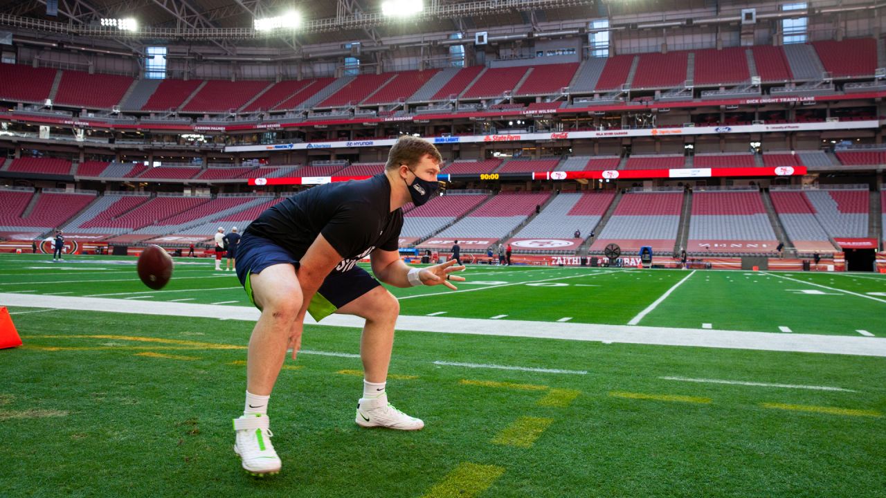 DK Metcalf showed up to the stadium today in a Steve Largent jersey! :  r/Seahawks