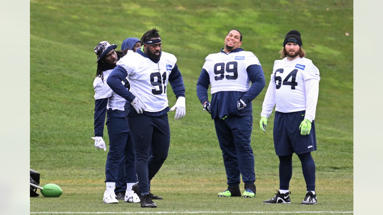 Charitybuzz: Ultimate Seattle Seahawks Package for 4: Pre-Game 12 Flag  Raising Experience, 4 Club Level Tickets and Post-Game Mid-Field Photo on  December 15 or 24 at CenturyLink Field