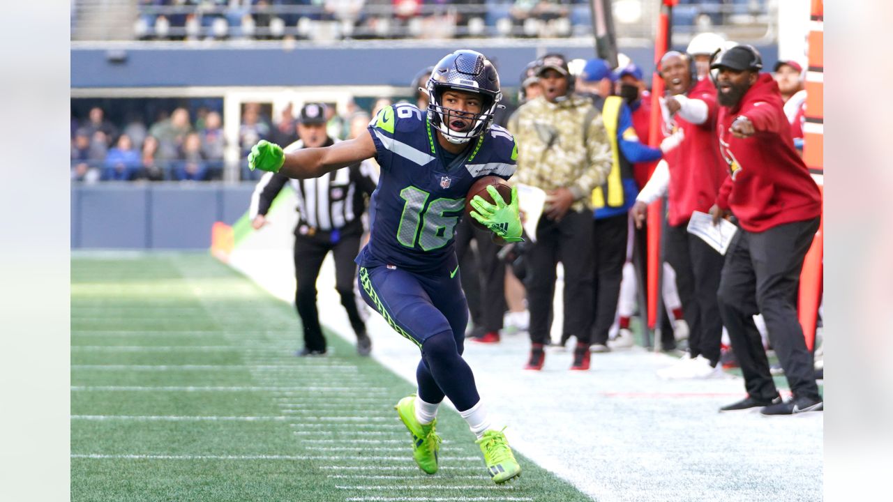 Seahawks WR Tyler Lockett wins Seattle Male Sports Star of the Year