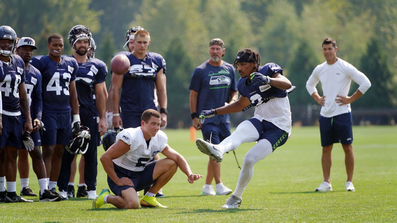 Welcome Back, 12s & Other Observations From Day 1 Of 2021 Seahawks Training  Camp