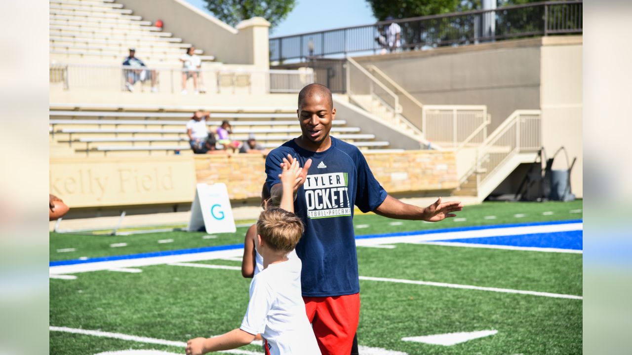 Family ties flow through Tyler Lockett's youth camp in Tulsa