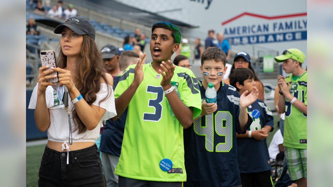 Seahawks Host Make-A-Wish Kids