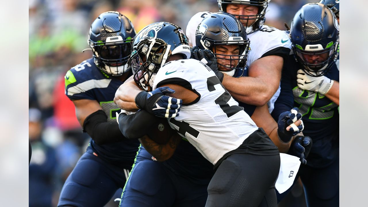 Seahawks re-signing veteran DT Al Woods