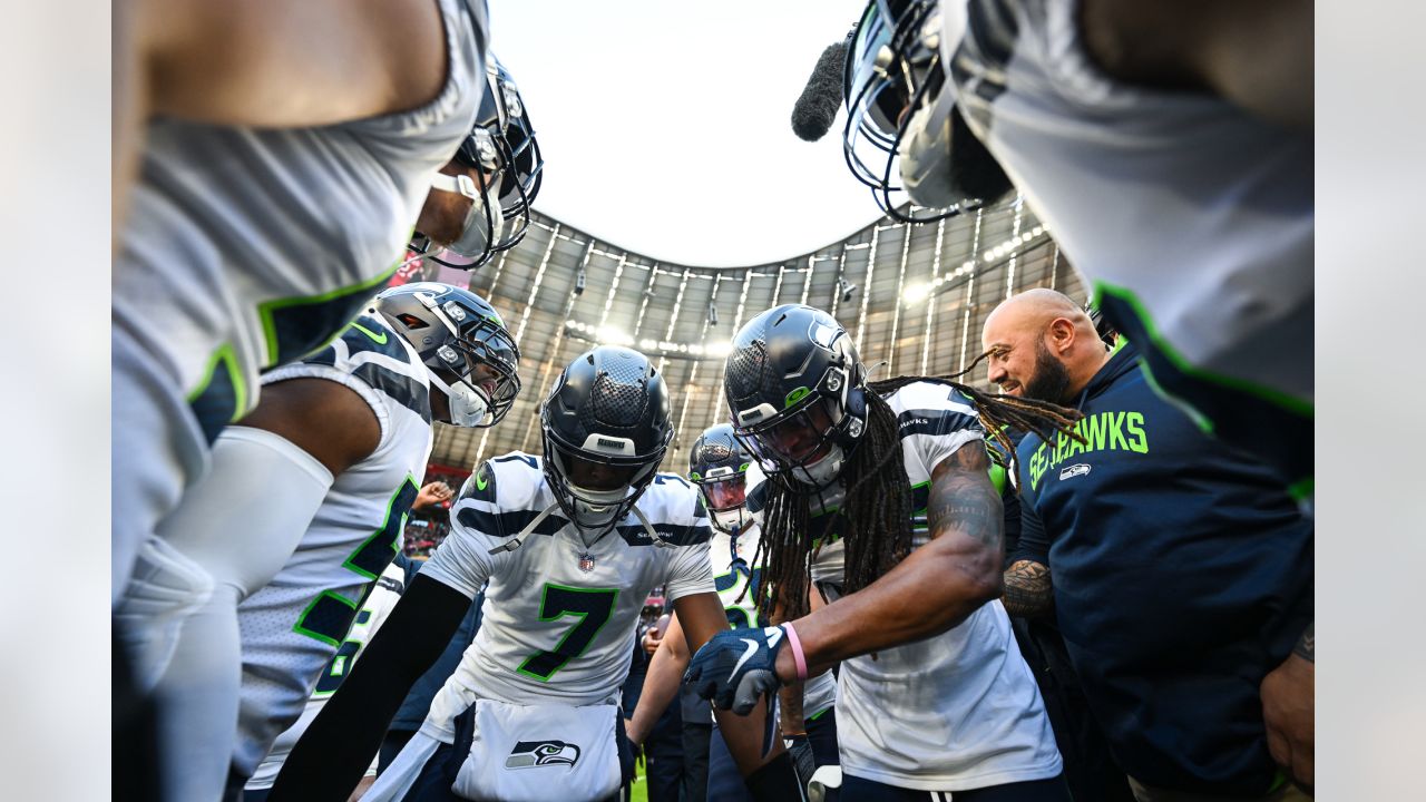 PHOTOS: Seahawks Get Loose In Munich