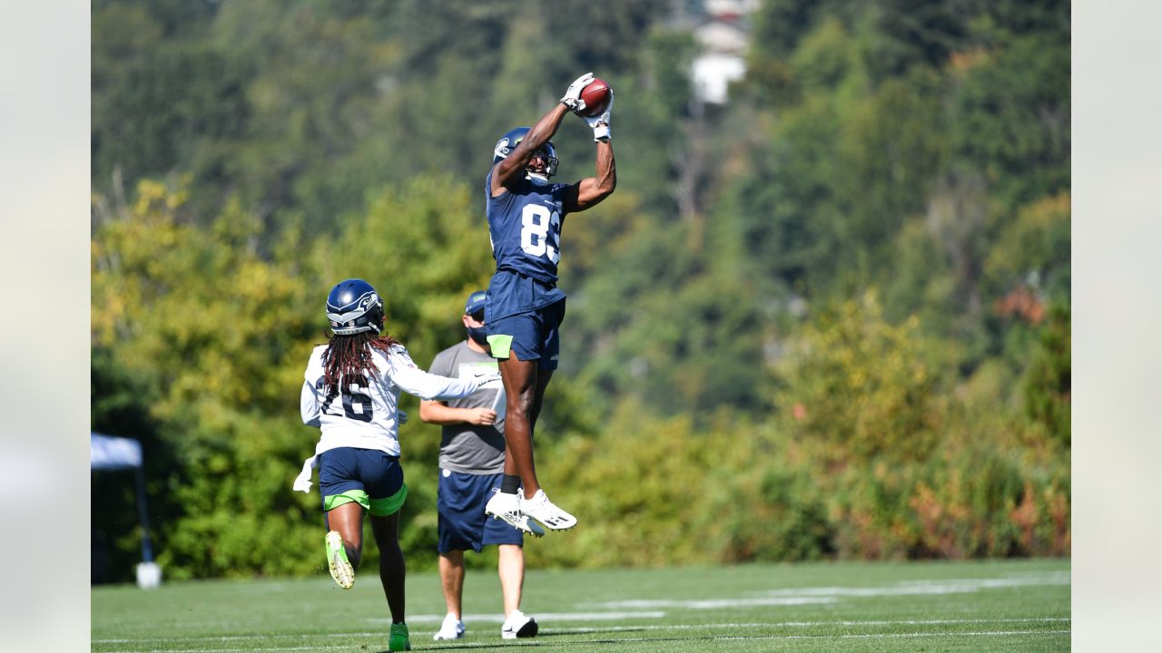 Seahawks notebook: Chris Carson 'has fresh legs', Marquise Blair has been  'the brightest surprise of camp'