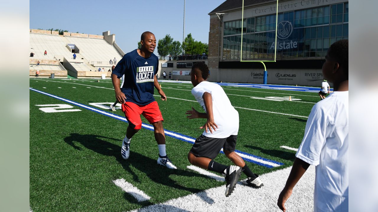 Seahawks Receiver Tyler Lockett Hosts Youth Football Camp In Hometown