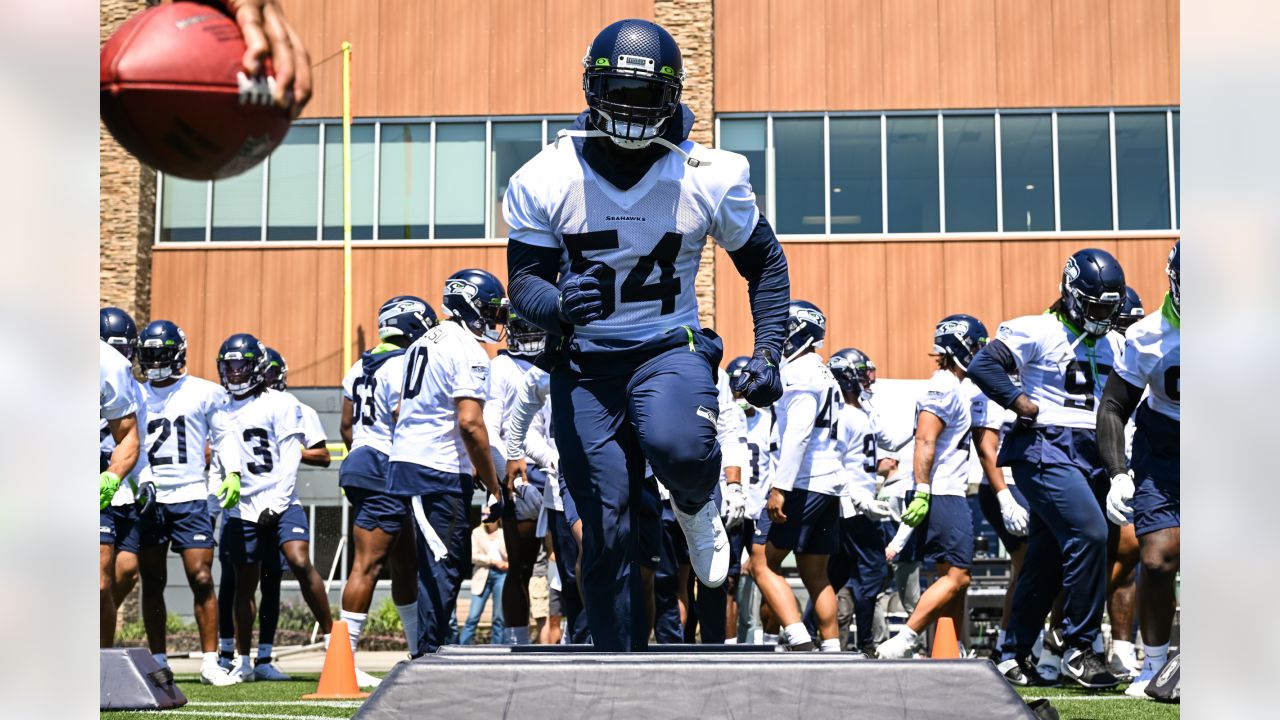 DK Metcalf has made Tyler Lockett obsolete for two weeks - Field Gulls