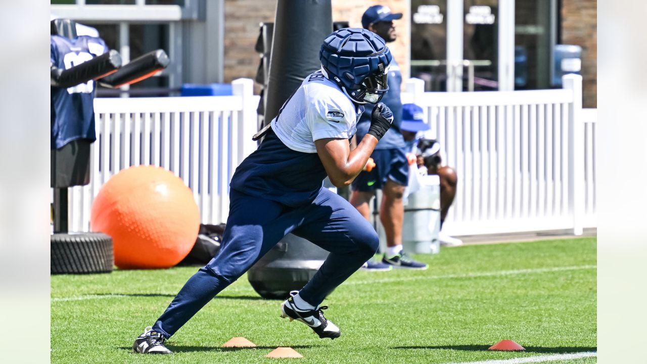 Seahawks' Jordyn Brooks back after 'amazing' recovery from ACL injury