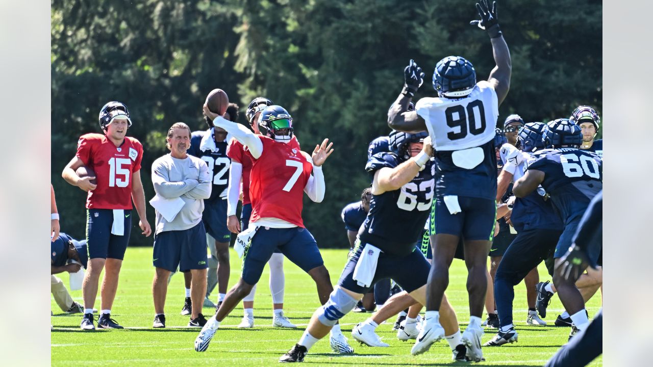 Seahawks' Jordyn Brooks back after 'amazing' recovery from ACL injury