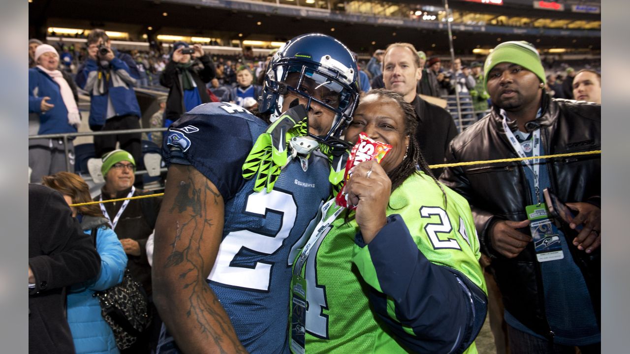 796 Marshawn Lynch Super Bowl Photos & High Res Pictures - Getty Images