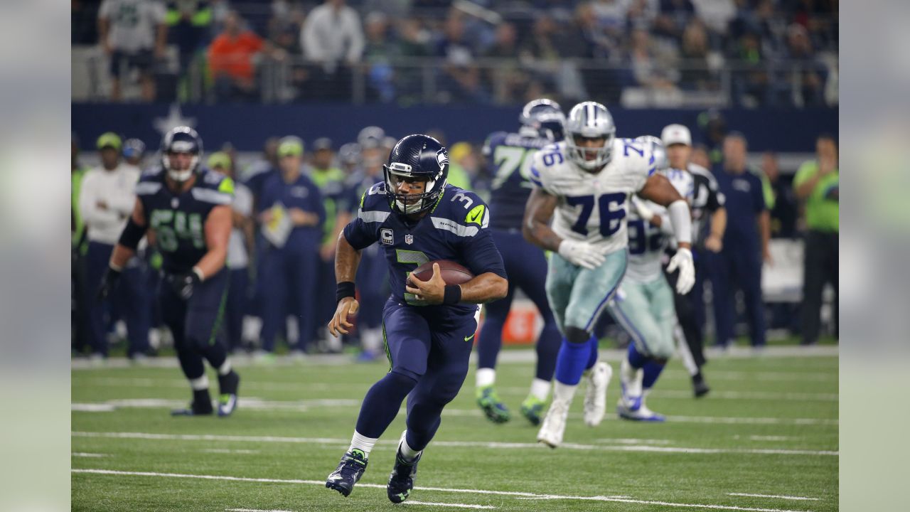 Seattle, WA, USA. 23rd Sep, 2018. Dallas Cowboys quarterback Dak Prescott (4)  before a game between the Dallas Cowboys and Seattle Seahawks at  CenturyLink Field in Seattle, WA. The Seahawks defeated the