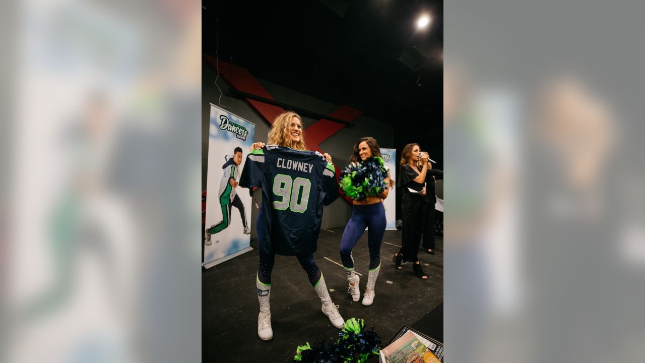 Seahawks Dancers Host 31st Annual Holiday Charity Auction