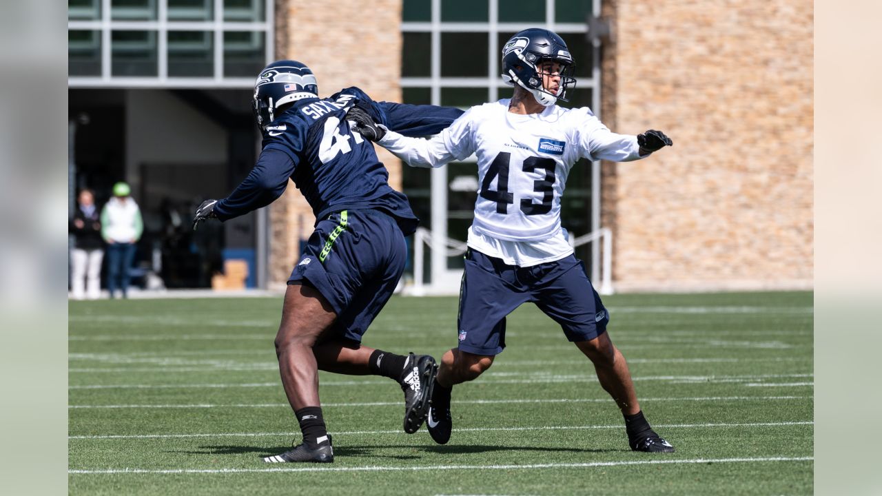 Seahawks' DK Metcalf Says Viral Video of Leaping Catch 'Was Real' After  Fans Question, News, Scores, Highlights, Stats, and Rumors