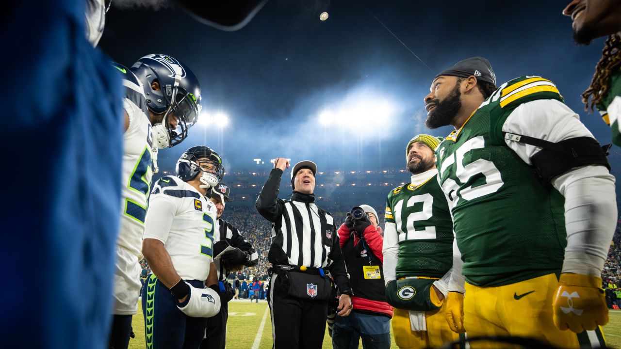 NFL playoffs: Seattle Seahawks in after Detroit Lions stun Green Bay  Packers