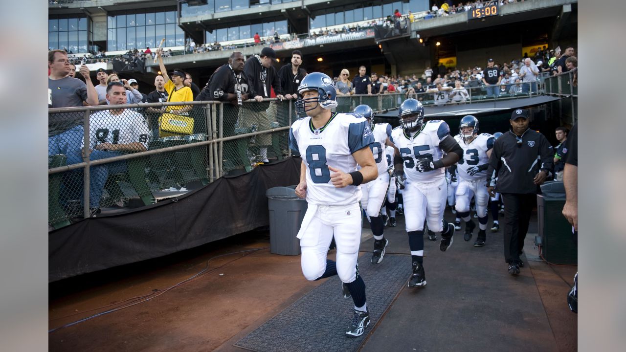 Matt Hasselbeck, Mike Holmgren to be inducted into Seattle Seahawks Ring of  Honor - Field Gulls