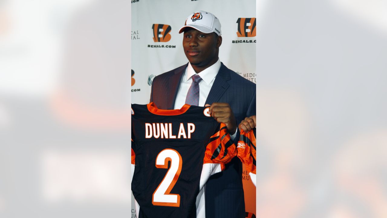 Carlos Dunlap: Seattle Seahawks acquire wantaway defensive end in