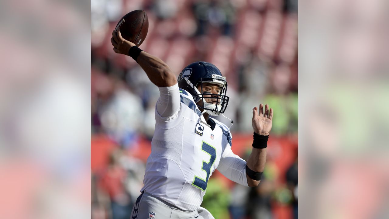 Seattle Seahawks Fall to Bucs 14-5: Offense Inept Again