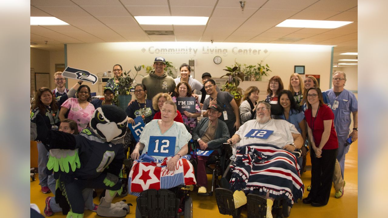 Seahawks mascot Blitz takes part in special Veterans Day celebration