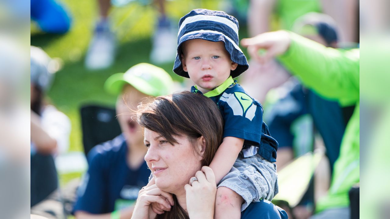 Seattle Seahawks Sga Century Link Field Stadium Giveaway One Single Pom Poms